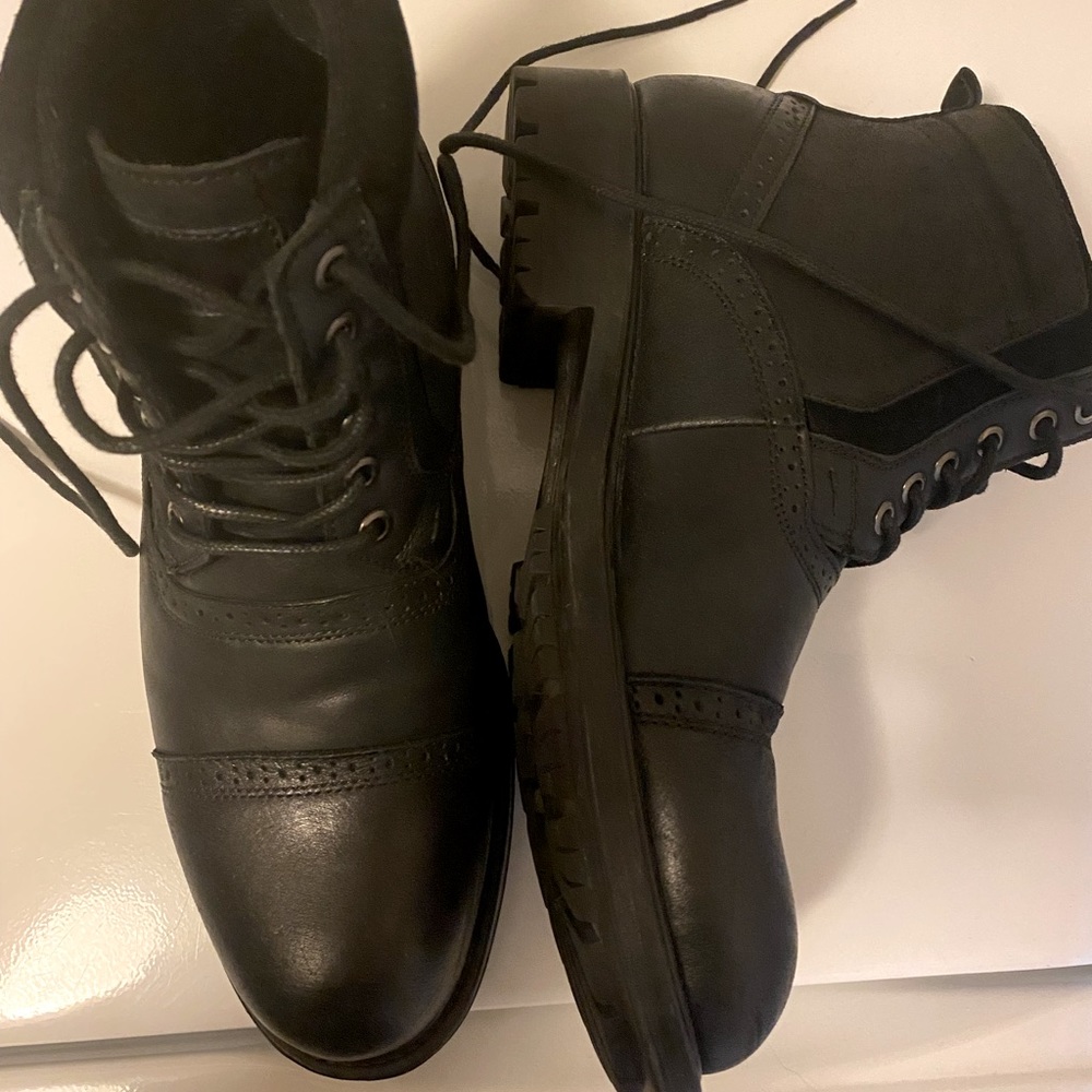 Mens lace up dress boot. Size runs big!